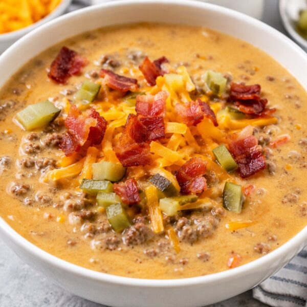Easy Cheeseburger Soup Recipe: Creamy, Cheesy & Ready in 30 Minutes