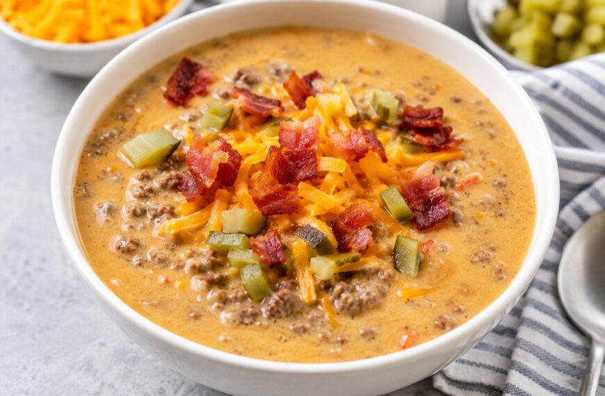 Easy Cheeseburger Soup Recipe: Creamy, Cheesy & Ready in 30 Minutes