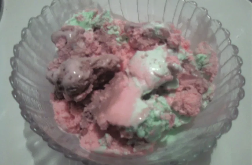 What Is Spumoni Ice Cream? Flavors, History & Why It’s Great
